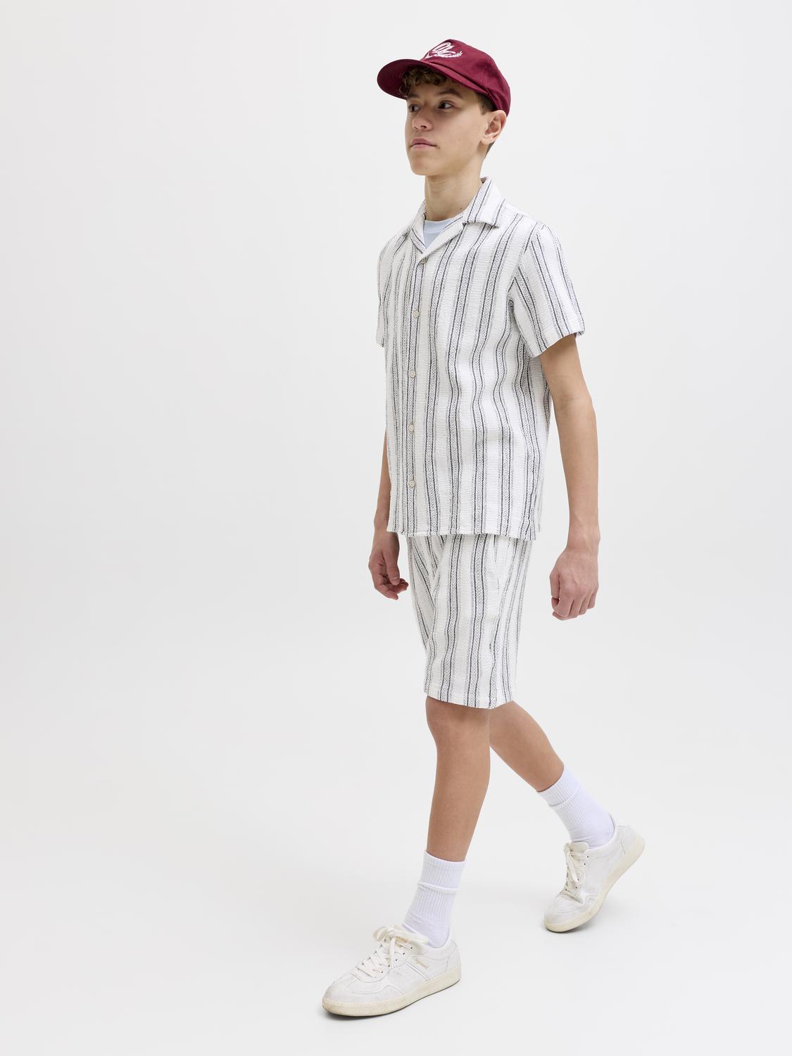 model_shot-creative